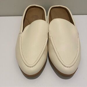Aerosoles Elegant Cream Faux Leather Slip-On Loafers Women’s Size 8 EUC Comfort